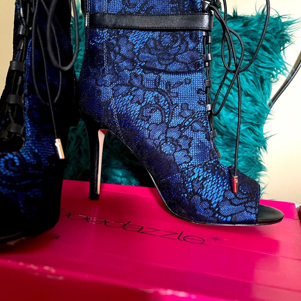 Peep toe booties pre-loved